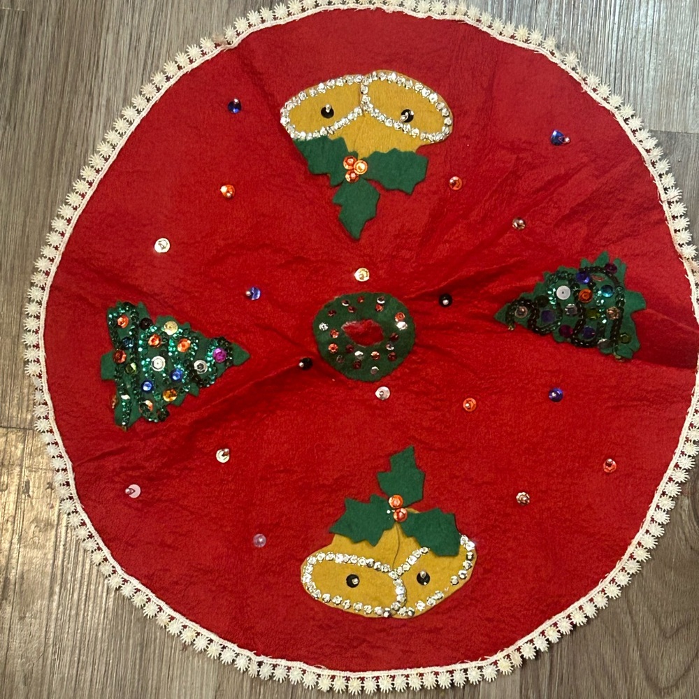 Vintage Red Felt and Sequin Christmas Circular Table Topper
